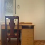 Апартаменти Lovely 1-bedroom With 2-patios And Parking