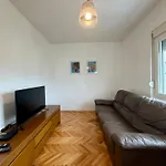 Lovely 1-bedroom With 2-patios And Parking Апартаменти Подгориця