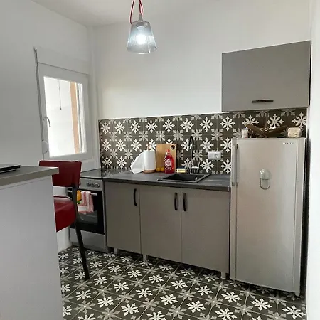 Lovely 1-bedroom With 2-patios And Parking