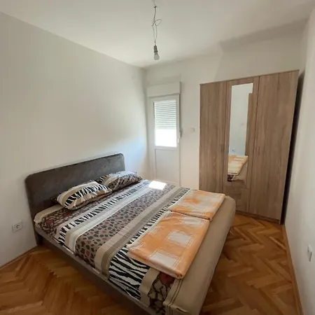 Lovely 1-bedroom With 2-patios And Parking