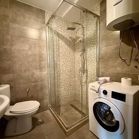 Appartement Lovely 1-bedroom With 2-patios And Parking *