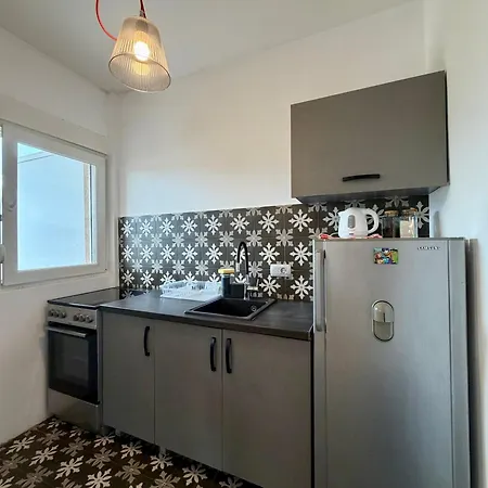 Appartement Lovely 1-bedroom With 2-patios And Parking Podgorica